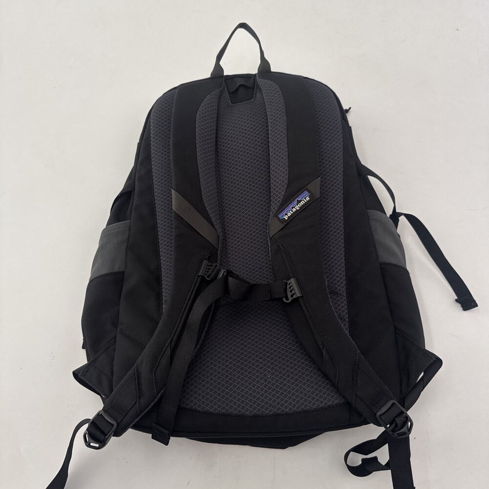 Patagonia Black Backpack Refugio 28L Embroidered WASHED - Picture 3 of 16